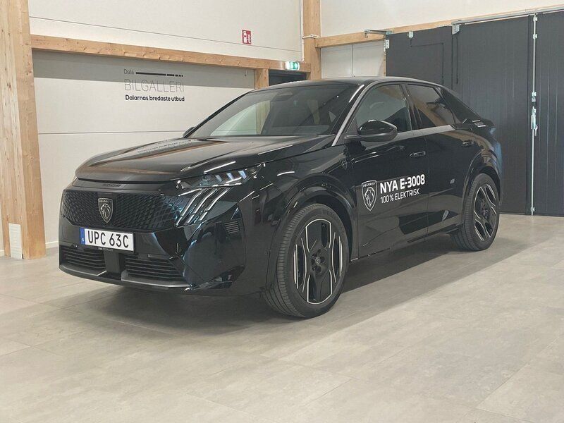 Svart Begagnad 2024 Peugeot e-3008 Ultimate SUV | 509 900 kr (Marknadspris) - Bild 1/4