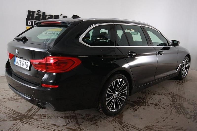 Begagnad BMW 520 Sport Line 190 HK (139 kW) 2019 Svart Kombi