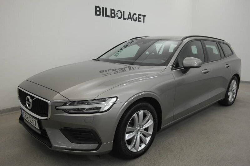 Grå Begagnad 2018 Volvo V60 Momentum Kombi | 235 800 kr (Lite dyr) - Bild 1/4