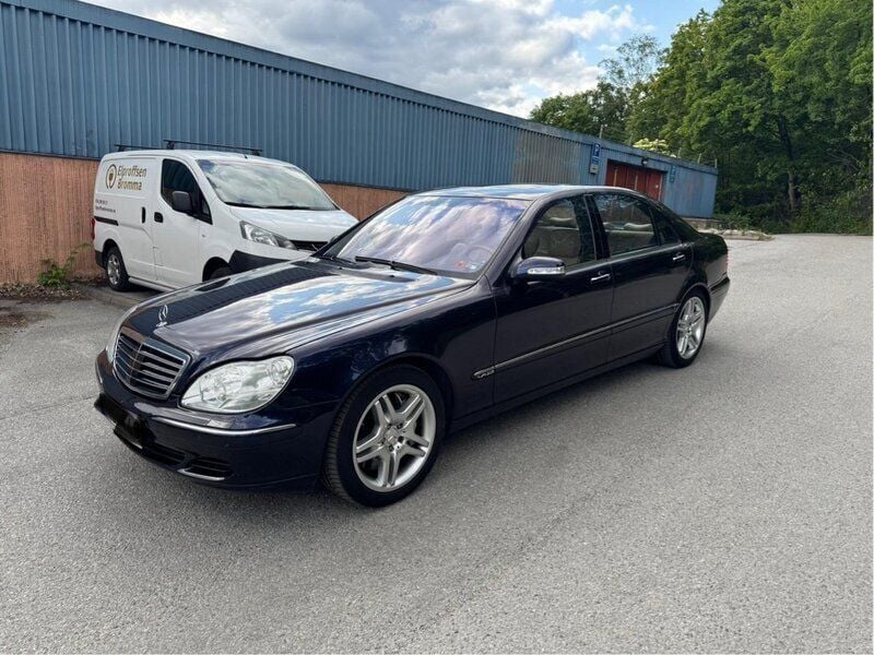 Begagnad 2003 Mercedes S600L Sedan | 200 000 kr - Bild 1/4