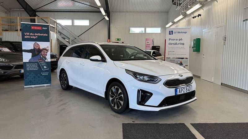 Vit Begagnad 2021 Kia Ceed Sportswagon Kombi | 174 900 kr (Bra pris) - Bild 1/4