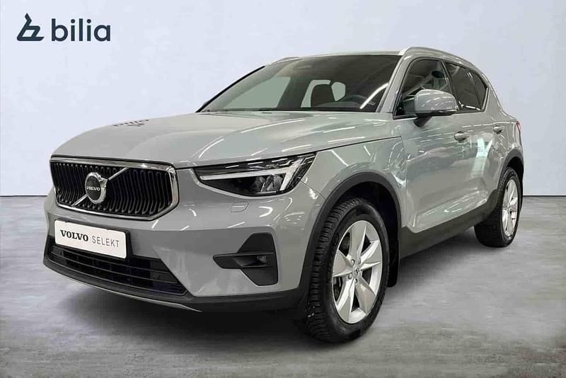Grå Begagnad 2024 Volvo XC40 SUV | 334 900 kr - Bild 1/1