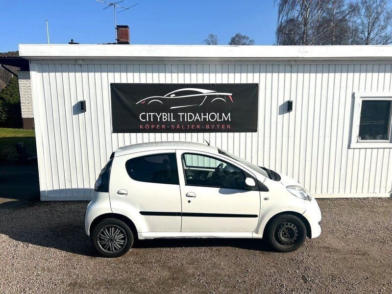 Vit Begagnad 2010 Citroën C1 Halvkombi | 22 500 kr (Lite dyr) - Bild 1/4