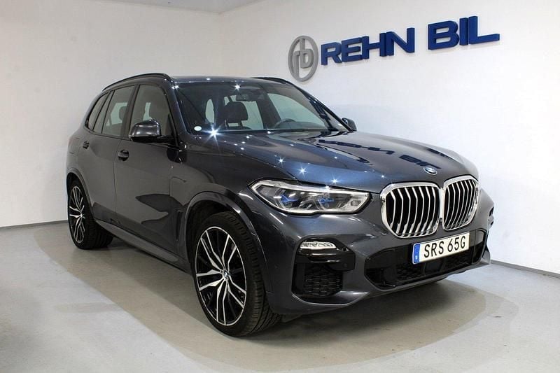 Grå Begagnad 2019 BMW X5 M Sport SUV | 559 000 kr (Lite dyr) - Bild 1/4