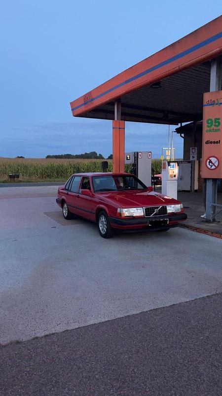 Begagnad 1995 Volvo 940 Sedan | 70 000 kr - Bild 1/4