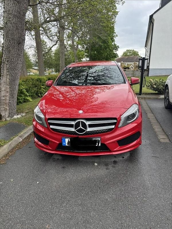 Begagnad 2015 Mercedes A180 Halvkombi | 135 000 kr (Marknadspris) - Bild 1/4