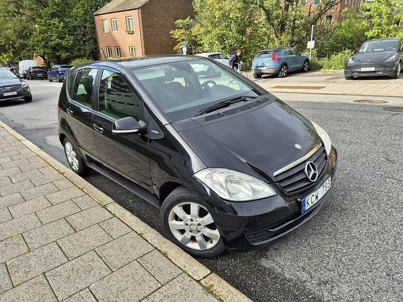 Svart Begagnad 2010 Mercedes A160 Classic Halvkombi | 27 000 kr (Lite dyr) - Bild 1/4