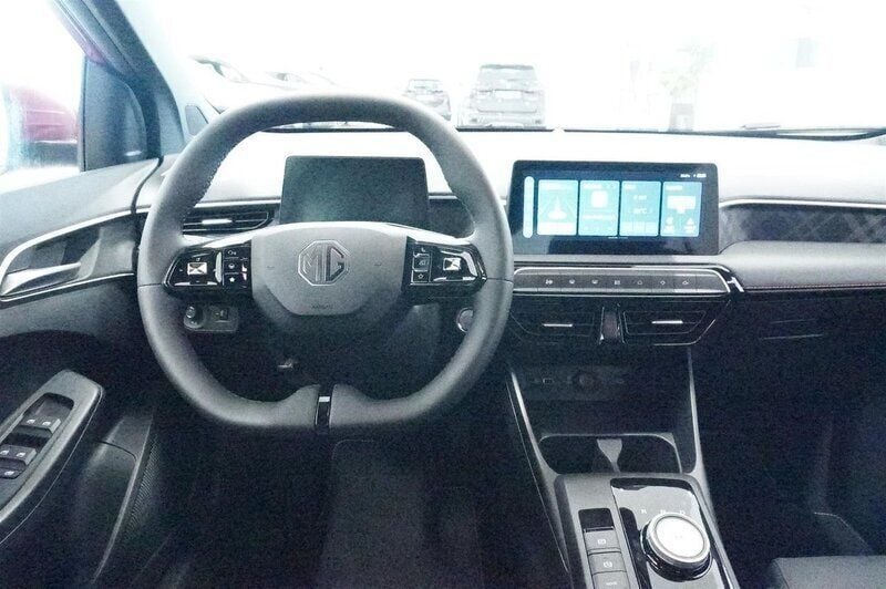 Begagnad MG MG3 102 HK (75 kW) 2024 Röd/orange Halvkombi