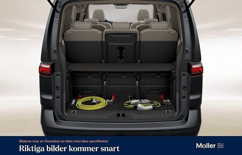 Begagnad VW Multivan Life 150 HK (110 kW) 2023 Indiumgrü metallic Van