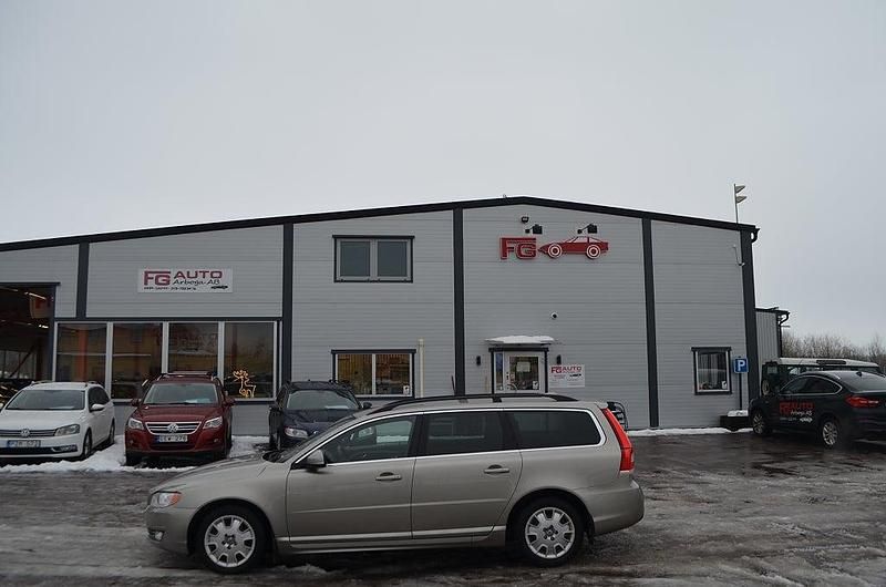 Brun Begagnad 2013 Volvo V70 Momentum Kombi | 109 000 kr (Marknadspris) - Bild 1/4