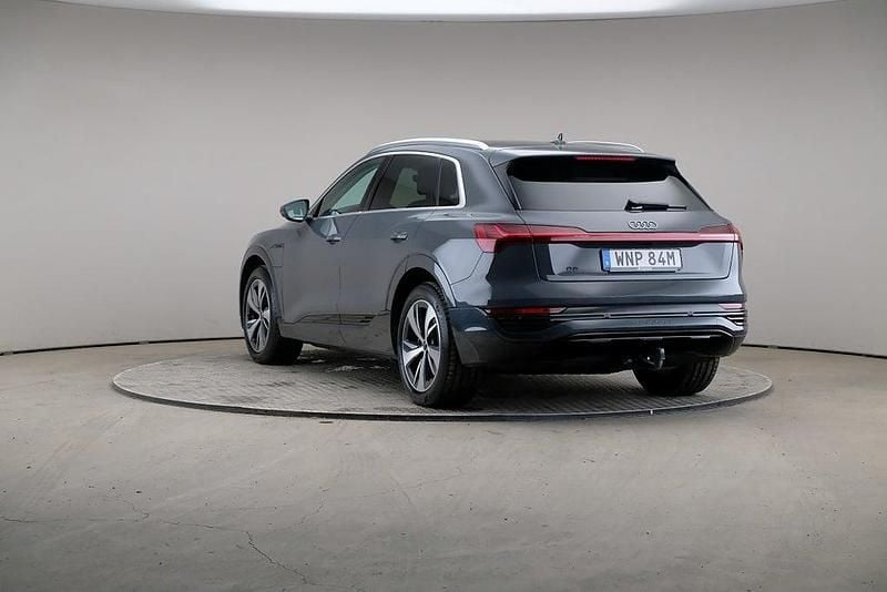 Begagnad Audi Q8 e-tron Proline 300 kW (408 HK) 2023 Magnet grey SUV