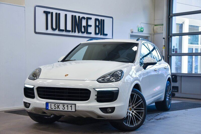 Vit Begagnad 2016 Porsche Cayenne S Sport SUV | 314 900 kr - Bild 1/4