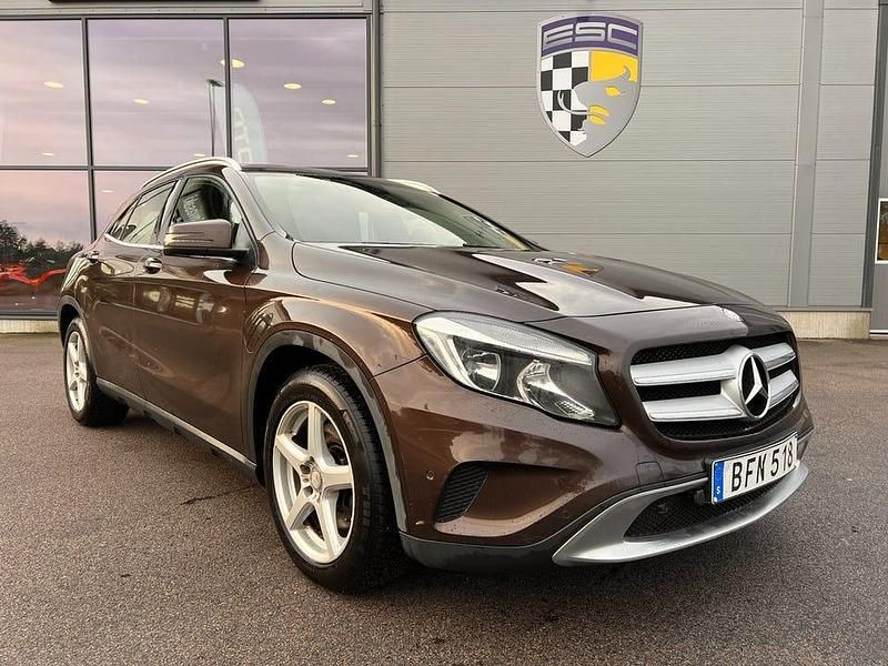 Begagnad Mercedes GLA250 211 HK (155 kW) 2014 Brun SUV