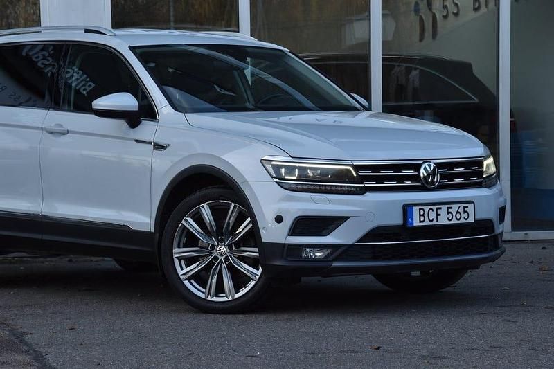 Begagnad VW Tiguan Allspace 190 HK (139 kW) 2017 Ljusgrå SUV