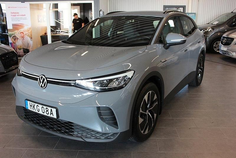Grå Begagnad 2022 VW ID.4 Pro Performance SUV | 324 500 kr (Marknadspris) - Bild 1/4