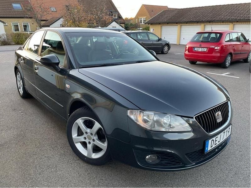 Grå Begagnad 2010 Seat Exeo Sedan | 69 000 kr - Bild 1/4