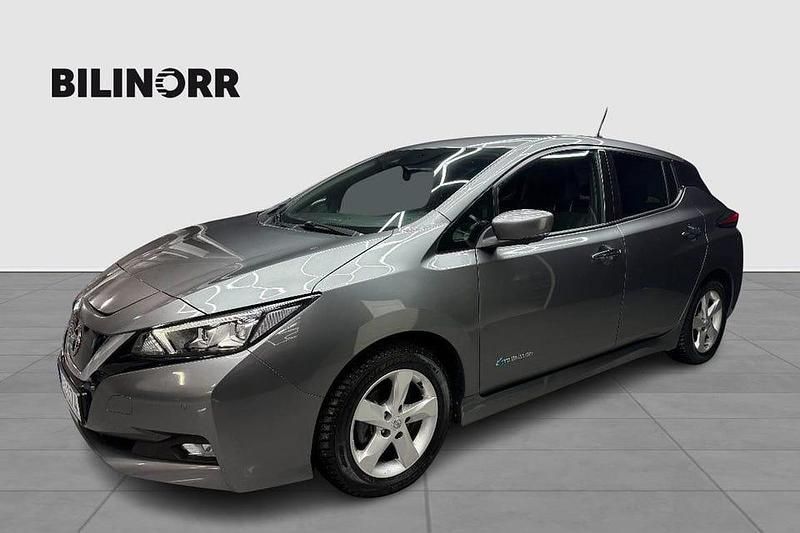 Grå Begagnad 2018 Nissan Leaf Halvkombi | 134 900 kr (Lite dyr) - Bild 1/4