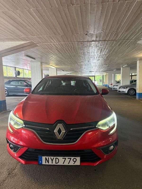 Begagnad Renault Mégane III 132 HK (97 kW) 2016 Röd