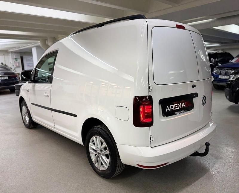 Begagnad VW Caddy 102 HK (75 kW) 2016 Vit Minibuss