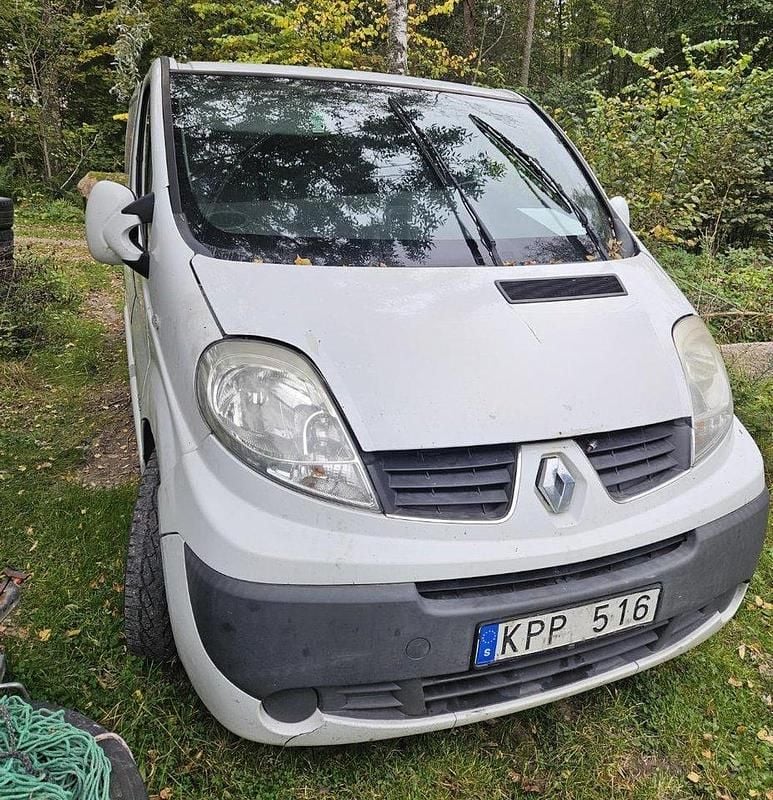 Vit Begagnad 2010 Renault Trafic Van | 35 000 kr (Bra pris) - Bild 1/4