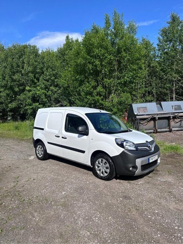 Vit Begagnad 2017 Renault Kangoo Minibuss | 85 000 kr (Marknadspris) - Bild 1/4