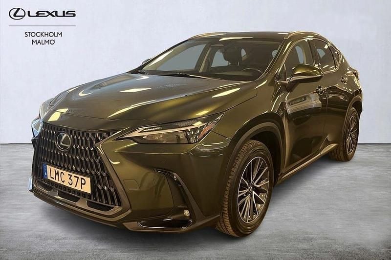 Begagnad Lexus NX450h+ Business Edition 313 HK (230 kW) 2022 Grön SUV