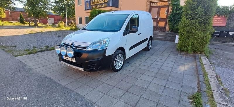 Vit Begagnad 2016 Citroën Berlingo Minibuss | 52 000 kr (Bra pris) - Bild 1/4