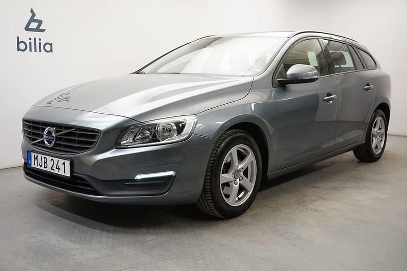 Grå Begagnad 2017 Volvo V60 Business Edition Kombi | 129 000 kr (Superpris) - Bild 1/4