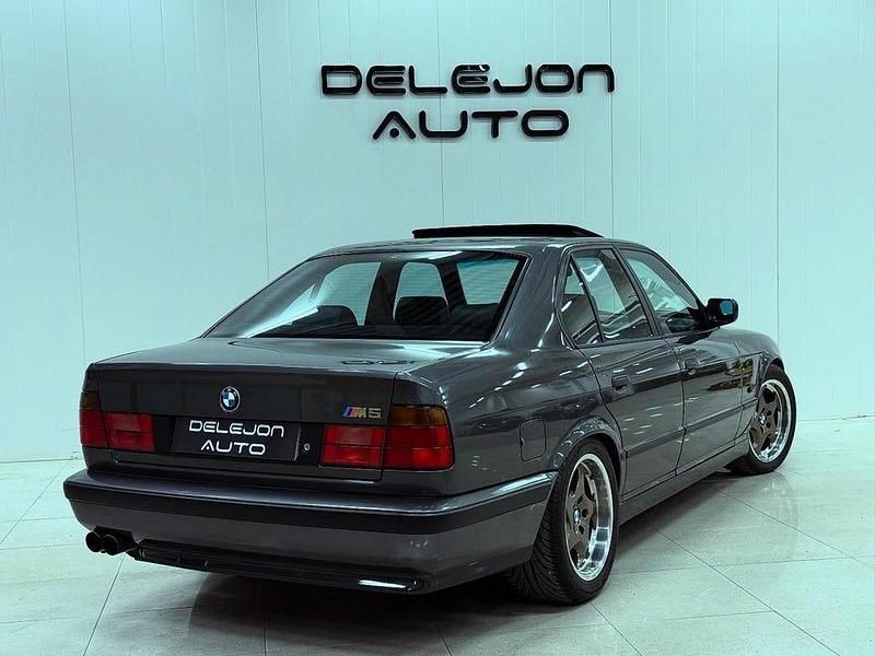 Begagnad BMW M5 316 HK (232 kW) 1990 Sebringgrau (229) Sedan