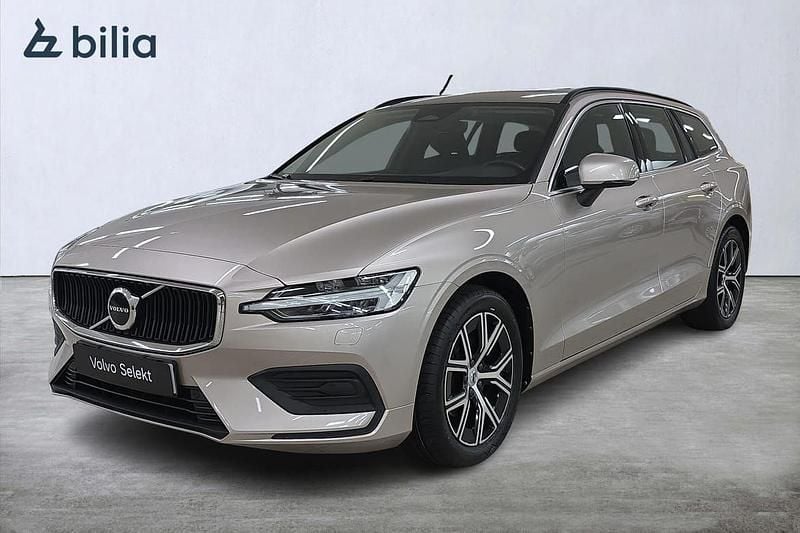 Ljusgrå (grå) Begagnad 2023 Volvo V60 Core Kombi | 318 000 kr (Bra pris) - Bild 1/3