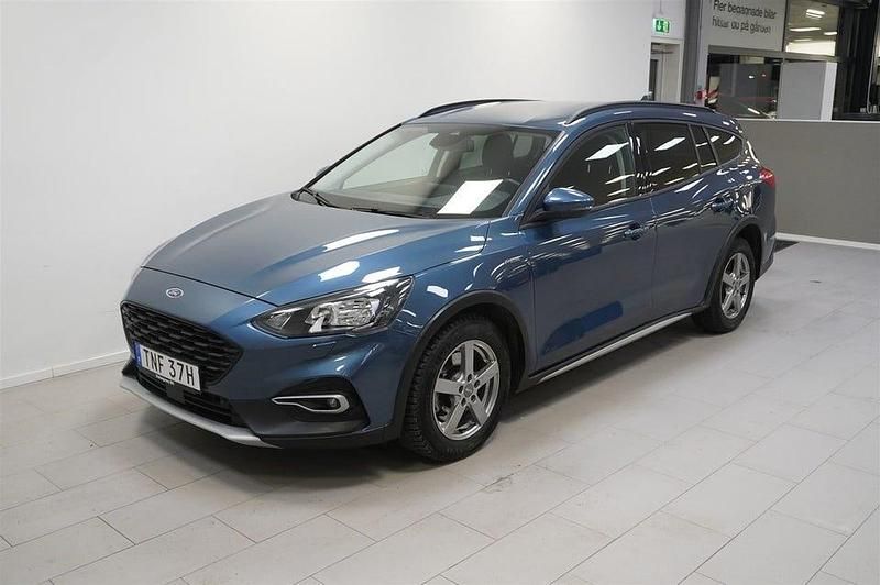 Blå Begagnad 2021 Ford Focus Active Kombi | 189 900 kr (Marknadspris) - Bild 1/4