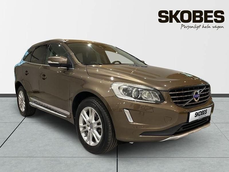 Brun Begagnad 2015 Volvo XC60 Business Edition SUV | 134 600 kr (Bra pris) - Bild 1/3