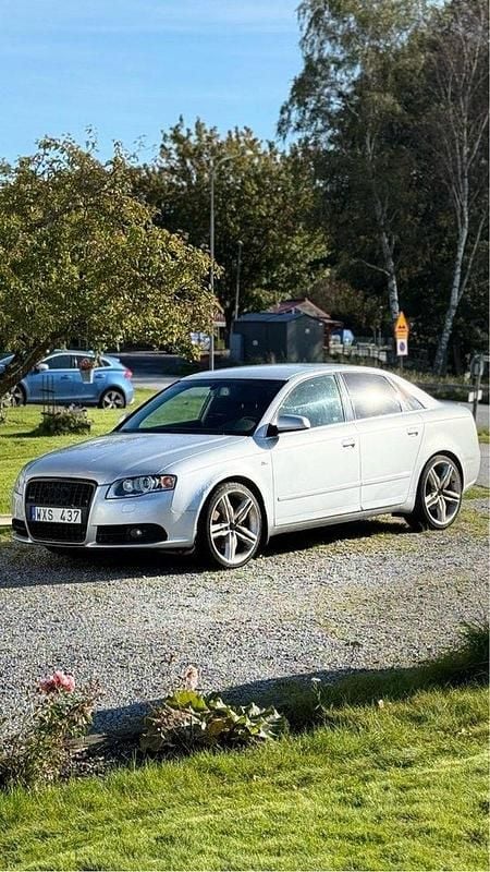 Silver Begagnad 2005 Audi A4 Comfort Sedan | 30 000 kr (Marknadspris) - Bild 1/4