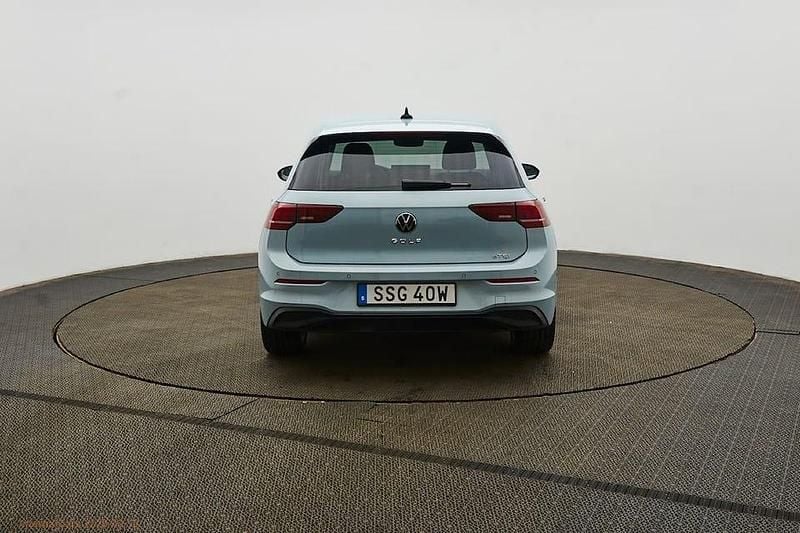 Begagnad VW Golf VIII 150 HK (110 kW) 2025 Ljusblå Halvkombi