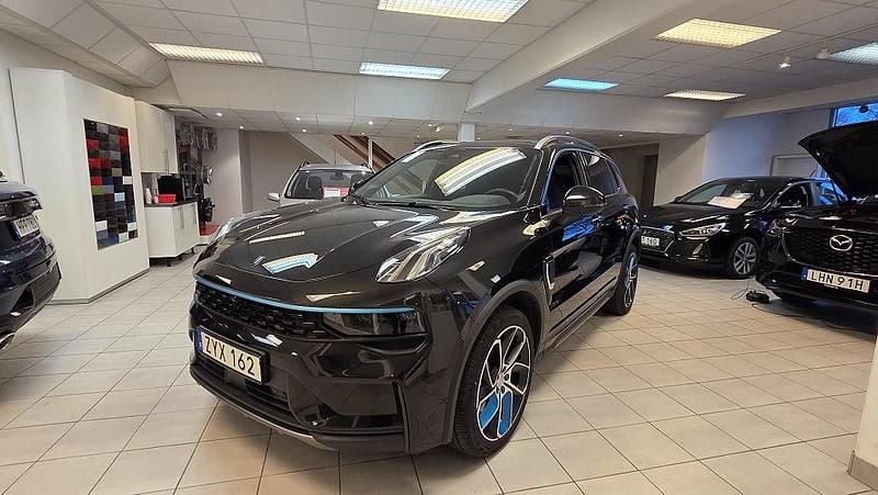 Svart Begagnad 2023 Lynk & Co 01 SUV | 297 900 kr (Bra pris) - Bild 1/4