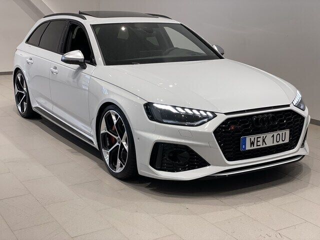 Glaciärvit metallic Begagnad 2024 Audi RS4 Competition Kombi | 994 900 kr (Lite dyr) - Bild 1/4