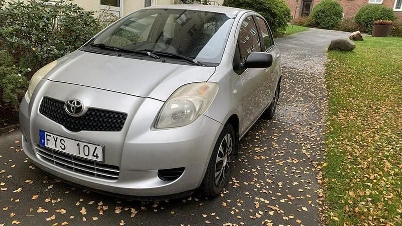 Begagnad 2007 Toyota Yaris Halvkombi | 27 990 kr (Marknadspris) - Bild 1/4