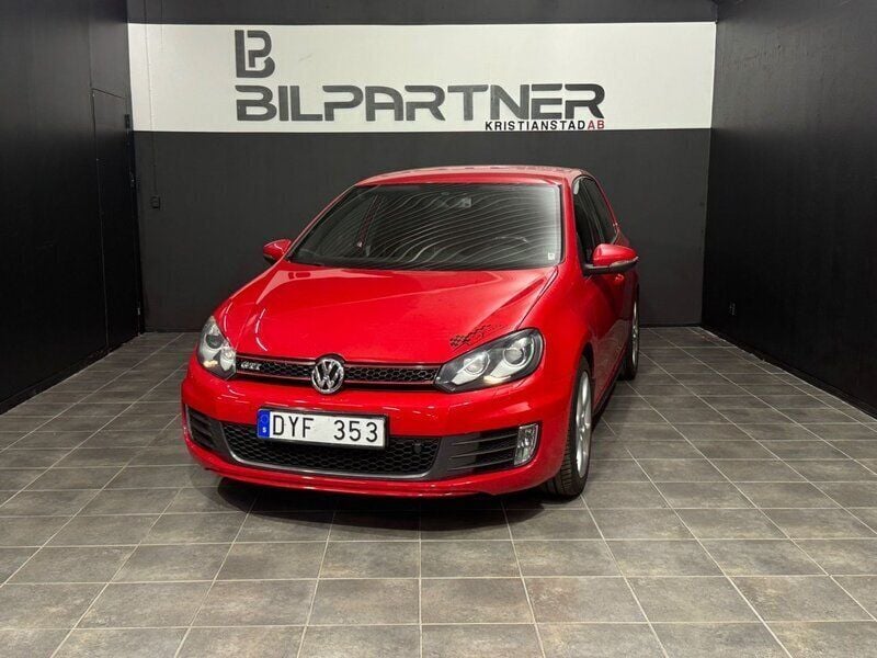 Röd Begagnad 2010 VW Golf VI GTI Halvkombi | 145 000 kr (Dyr) - Bild 1/4