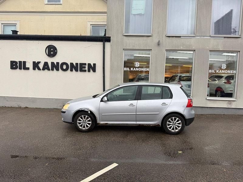 Silver Begagnad 2007 VW Golf V Trendline Halvkombi | 16 900 kr (Superpris) - Bild 1/4