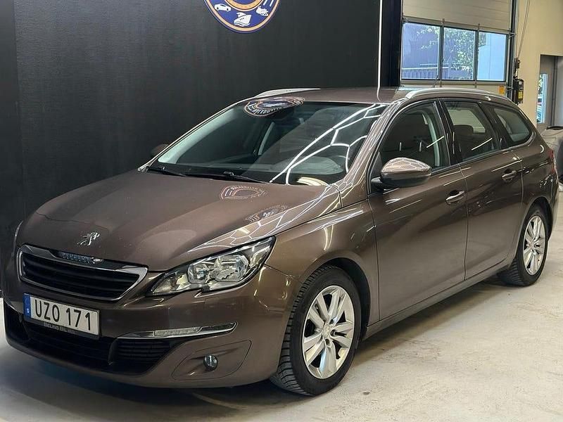 Begagnad Peugeot 308 SW Active 131 HK (96 kW) 2014 Brun Kombi
