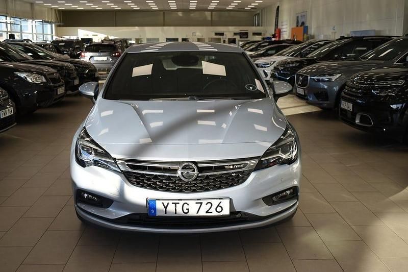 Silvermetallic Begagnad 2018 Opel Astra Dynamic Kombi | 169 900 kr (Lite dyr) - Bild 1/4