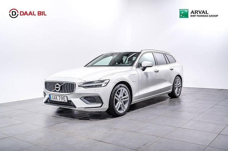 Begagnad Volvo V60 Inscription 253 HK (186 kW) 2021 Vit Kombi