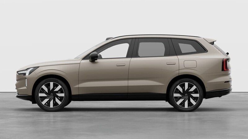 Ljusbrun (brun) Ny 2025 Volvo EX90 Performance SUV | 1 124 900 kr (Superpris) - Bild 1/4
