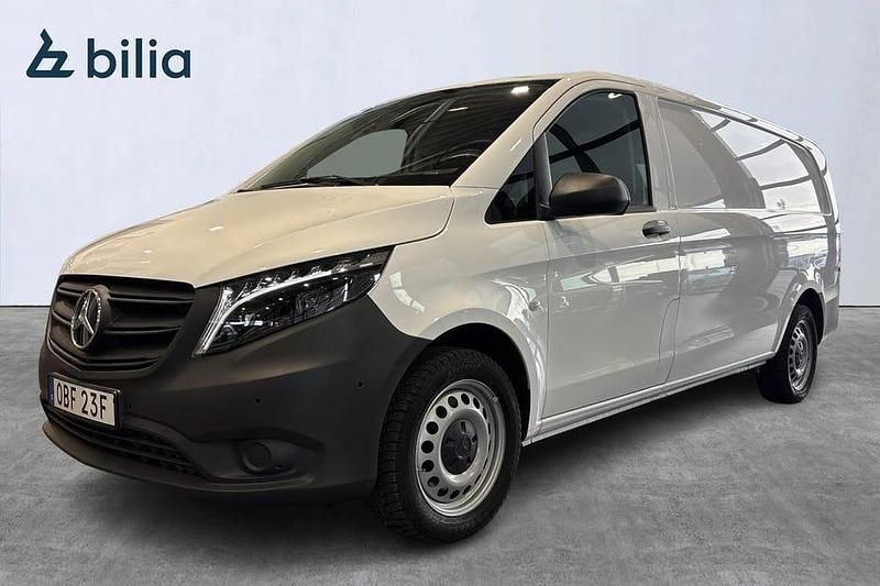 Vit Begagnad 2024 Mercedes Vito Van | 561 250 kr - Bild 1/4