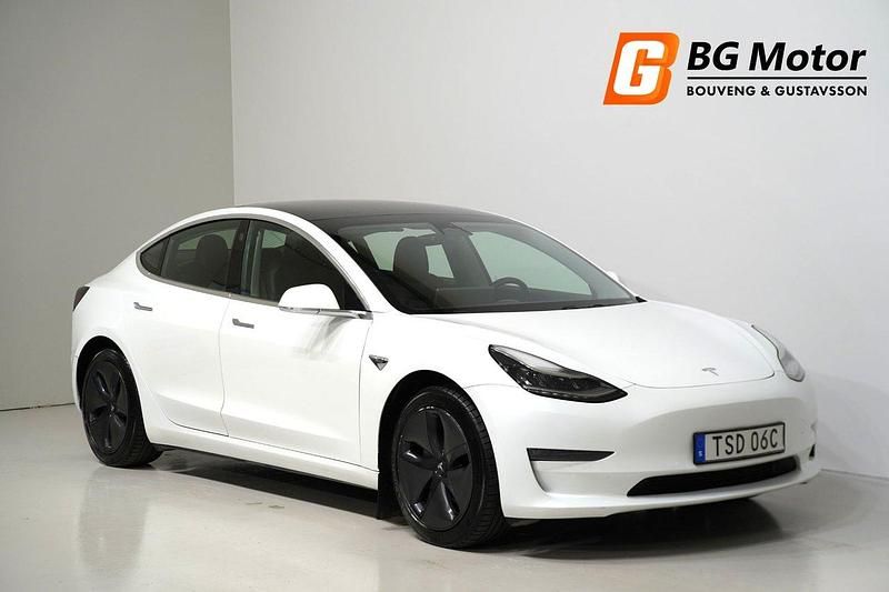 Vit Begagnad 2019 Tesla Model 3 Long Range AWD Sedan | 259 700 kr (Marknadspris) - Bild 1/4