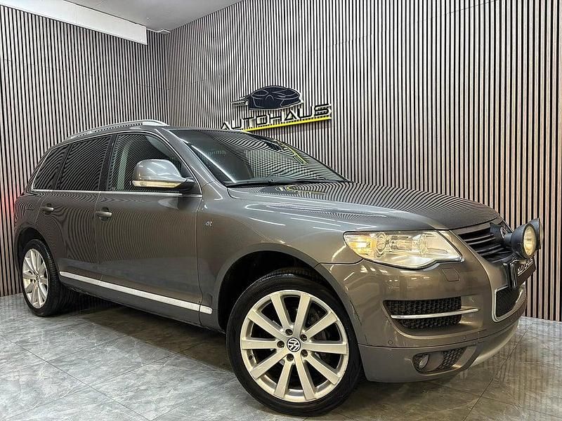 Grå Begagnad 2010 VW Touareg SUV | 69 900 kr - Bild 1/4