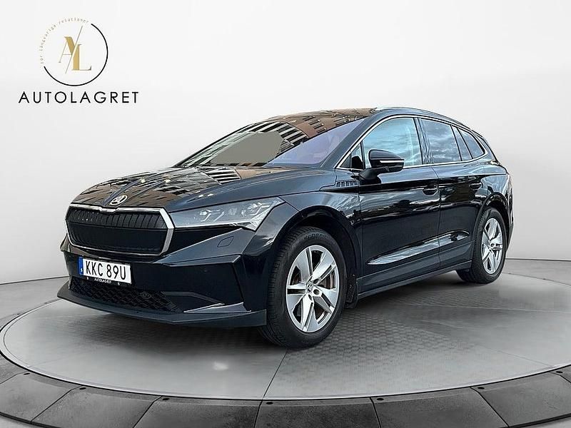 Svart Begagnad 2021 Skoda Enyaq iV SUV | 289 900 kr (Marknadspris) - Bild 1/4