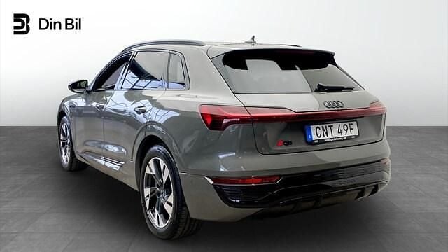 Begagnad Audi Q8 e-tron S-Line 300 kW (408 HK) 2023 Chronosgrå metallic SUV
