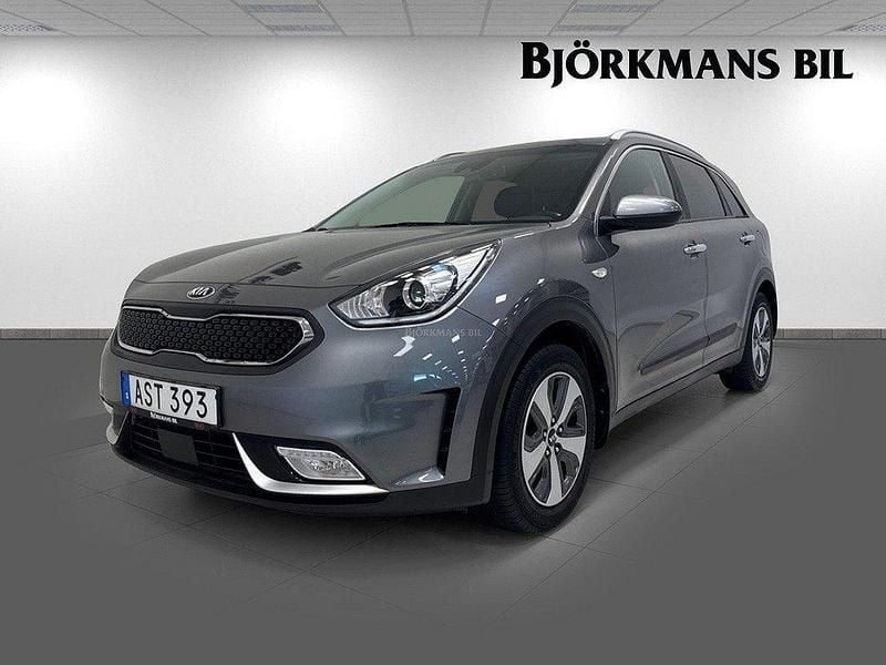 Grå Begagnad 2018 Kia Niro Advance SUV | 184 900 kr (Marknadspris) - Bild 1/4