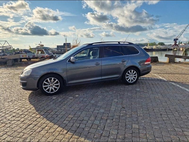 Grå Begagnad 2008 VW Golf VI Kombi | 69 500 kr (Marknadspris) - Bild 1/4
